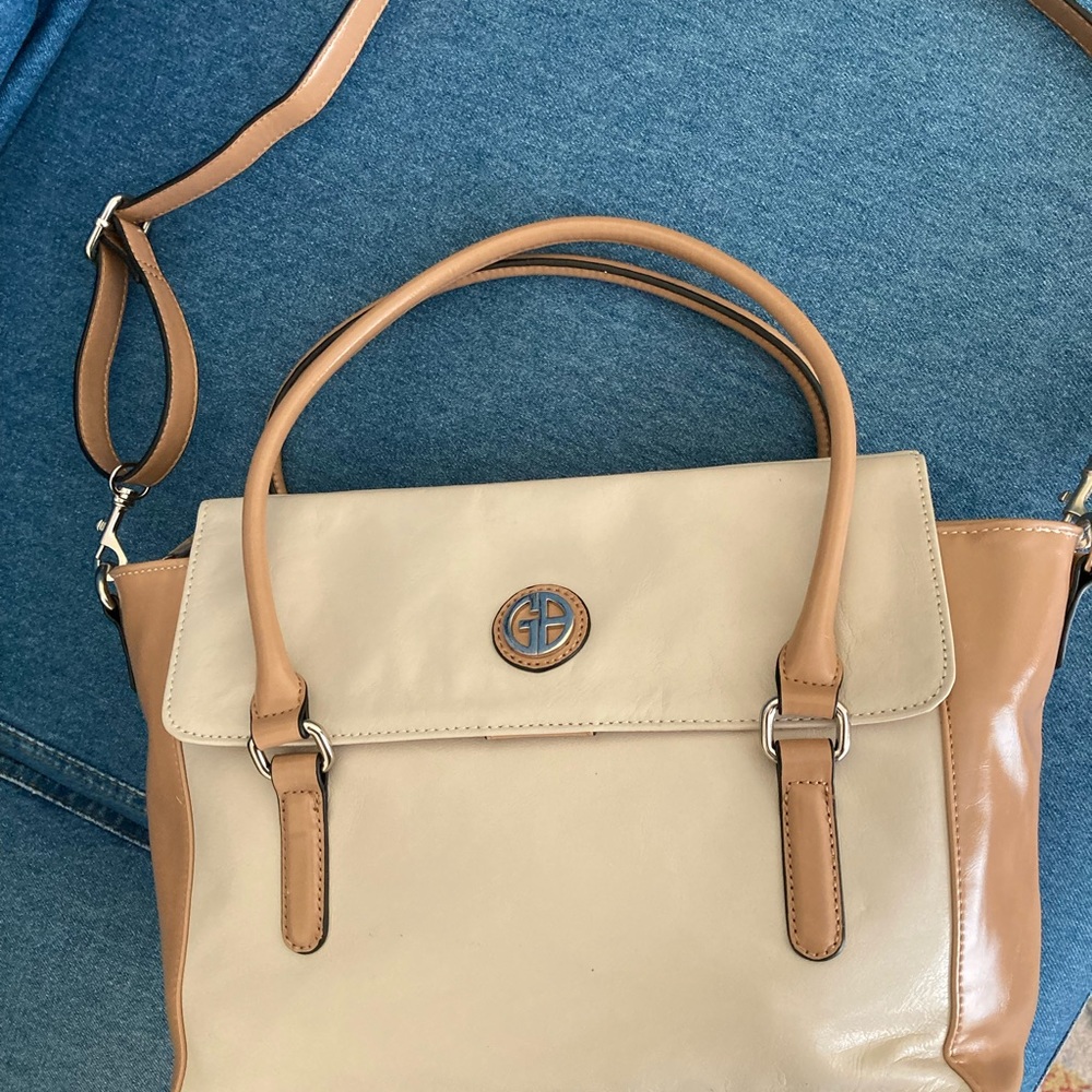 Giani Bernini leather tote w/shoulder strap.  Nwt